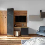 Blisku Do Gradot - Riverfront Luxury * Skopje