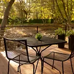 Blisku Do Gradot - Riverfront Luxury