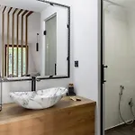 Blisku Do Gradot - Riverfront Luxury Lodge Skopje