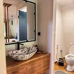 Blisku Do Gradot - Riverfront Luxury Jaktstuga Skopje