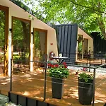 Blisku Do Gradot - Riverfront Luxury