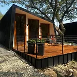 Blisku Do Gradot - Riverfront Luxury