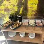 Blisku Do Gradot - Riverfront Luxury Lodge Skopje