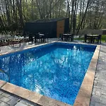 Blisku Do Gradot - Riverfront Luxury *