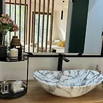 롯지 Blisku Do Gradot - Riverfront Luxury