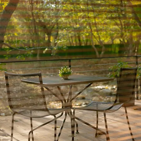 Lodge Blisku Do Gradot - Riverfront Luxury