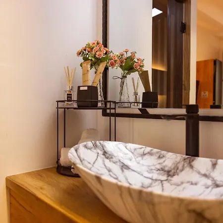 Blisku Do Gradot - Riverfront Luxury Skopje