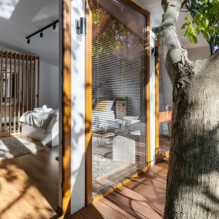 Lodge Blisku Do Gradot - Riverfront Luxury