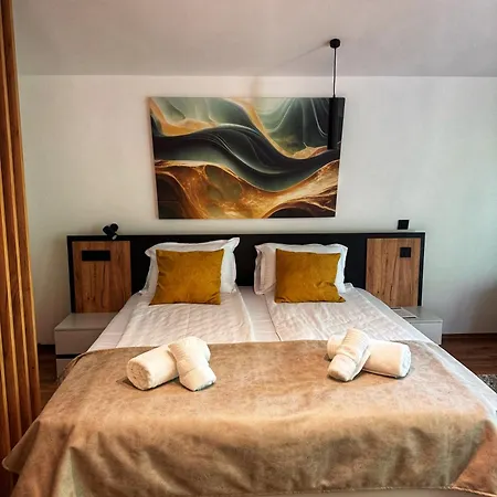 Lodge Blisku Do Gradot