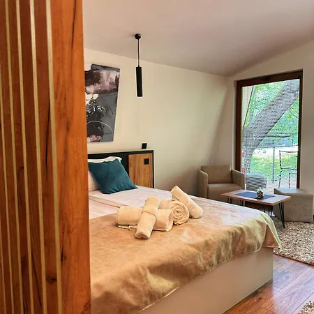 Blisku Do Gradot - Riverfront Luxury *