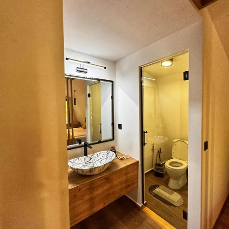 山林小屋 Blisku Do Gradot - Riverfront Luxury 斯科普里