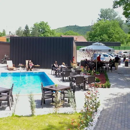 Blisku Do Gradot Lodge Skopje