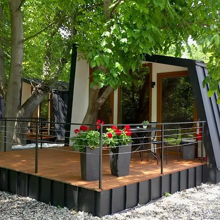 Blisku Do Gradot - Riverfront Luxury Lodge Skopje