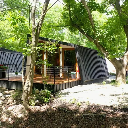 Blisku Do Gradot - Riverfront Luxury 斯科普里