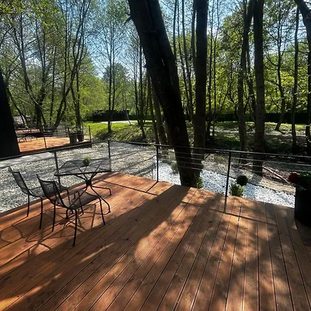 Lodge Blisku Do Gradot - Riverfront Luxury