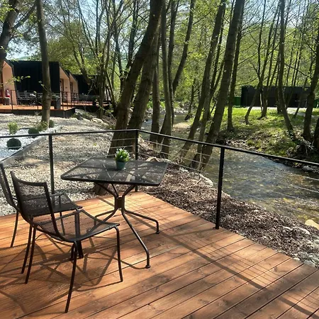 Blisku Do Gradot - Riverfront Luxury * Skopje