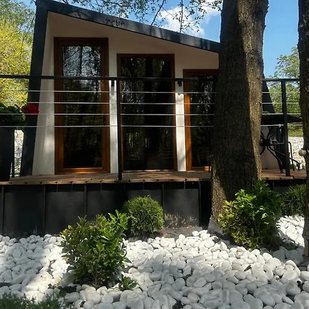 Blisku Do Gradot - Riverfront Luxury Lodge Skopje