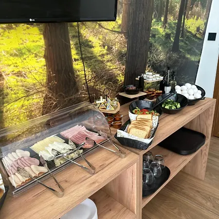 Blisku Do Gradot - Riverfront Luxury