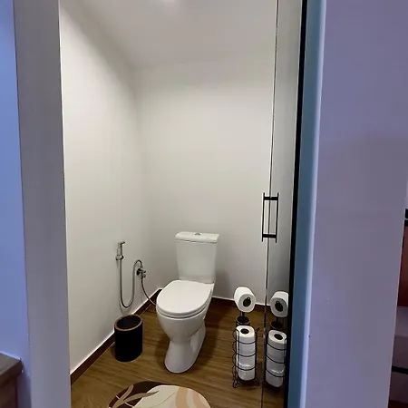 山林小屋 Blisku Do Gradot - Riverfront Luxury *