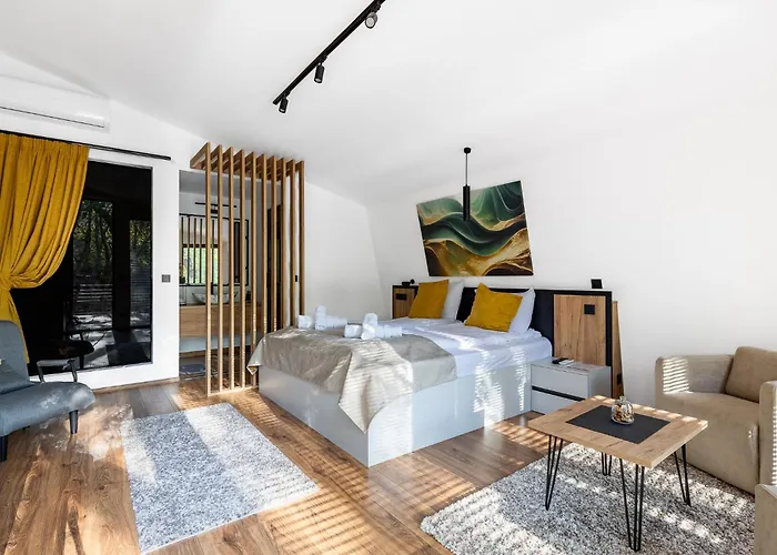 Blisku Do Gradot - Riverfront Luxury