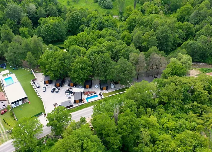 Lodge Blisku Do Gradot - Riverfront Luxury Σκόπια