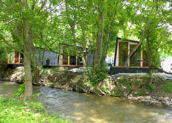 Blisku Do Gradot - Riverfront Luxury *