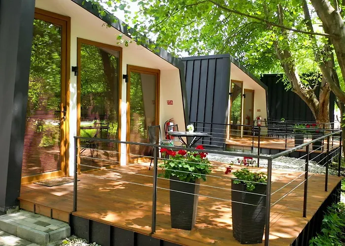 Blisku Do Gradot - Riverfront Luxury