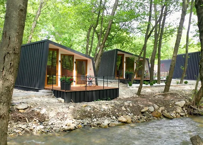 Blisku Do Gradot - Riverfront Luxury