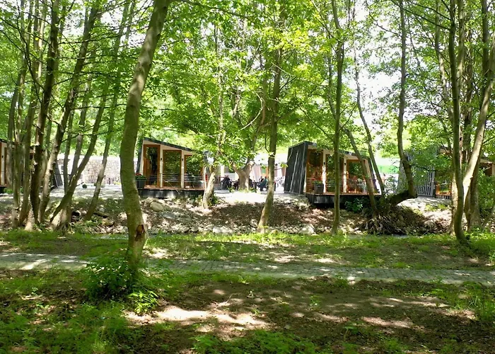 Lodge Blisku Do Gradot - Riverfront Luxury Σκόπια