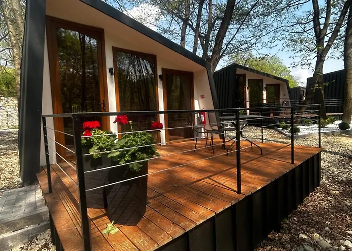 Lodge Blisku Do Gradot - Riverfront Luxury