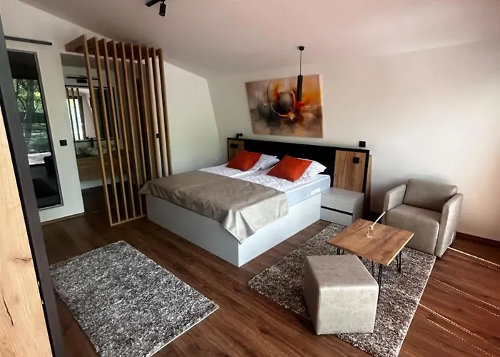 Lodge Blisku Do Gradot - Riverfront Luxury