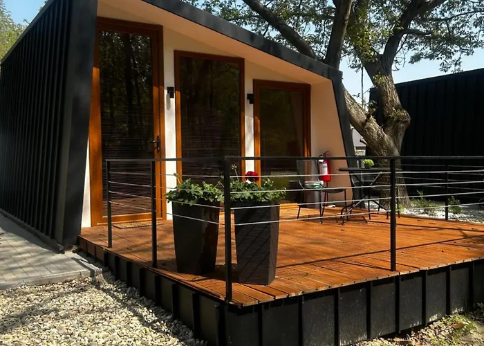 Blisku Do Gradot - Riverfront Luxury