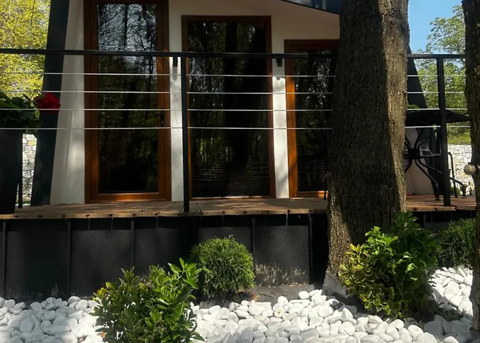 Blisku Do Gradot - Riverfront Luxury Lodge Skopje