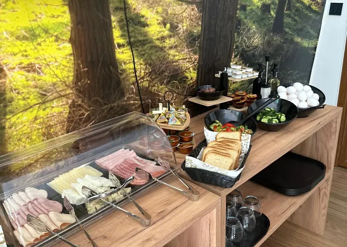 Blisku Do Gradot - Riverfront Luxury