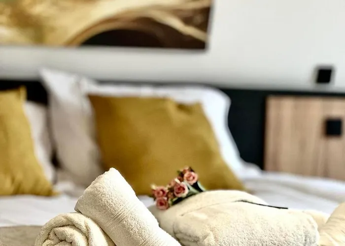 Blisku Do Gradot - Riverfront Luxury Σκόπια