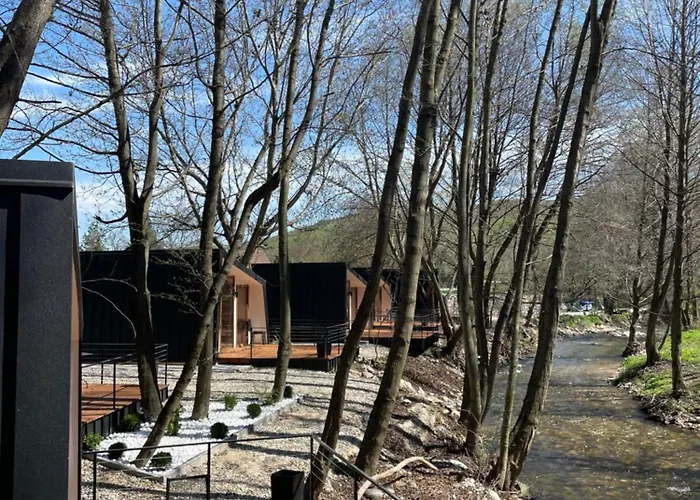 Lodge Blisku Do Gradot - Riverfront Luxury Σκόπια