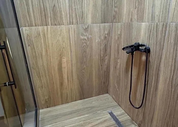 Blisku Do Gradot - Riverfront Luxury * Σκόπια